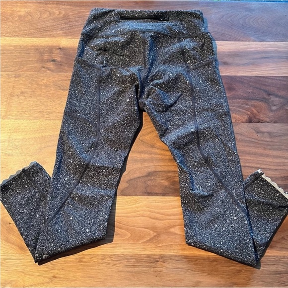 Lululemon Athletica Tight Stuff Tight II Size 4 Chakra Print Alpine Gray - Picture 3 of 10